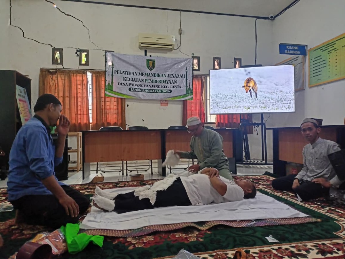 Bekali Warga dengan Pengetahuan Fardu Kifayah, Desa Padang Panjang Gelar Pelatihan Memandikan Jenazah