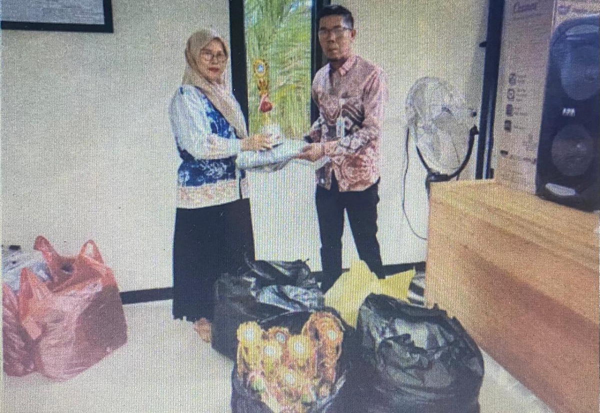 Pemerintah Desa Mangkupum Bagikan 39 Paket Dukungan Pendidikan Siswa/Siswi Berprestasi SDN 1 Mangkupum dan SDN 2 Mangkupum
