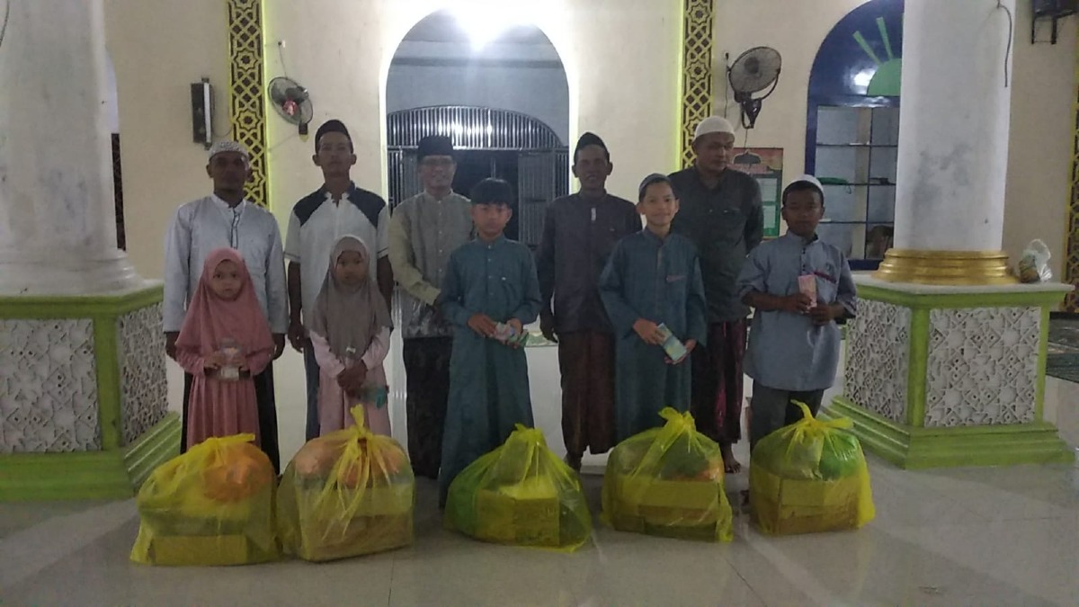 MENJADI BAGIAN DARI ANAK YATIM