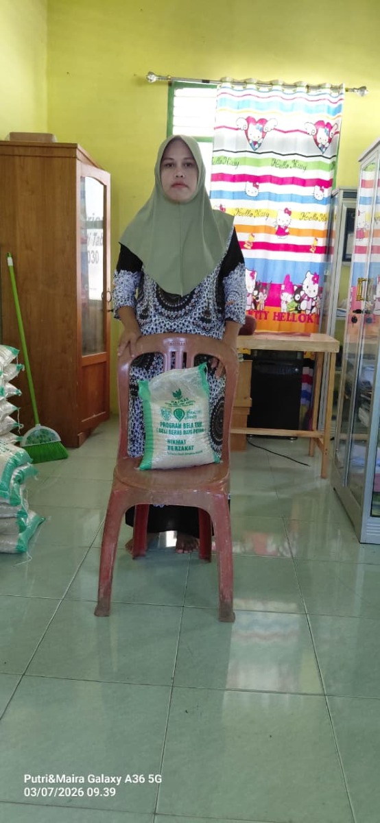 Pemerintah Desa Bongkang Salurkan Bantuan Beras BAZNAS 