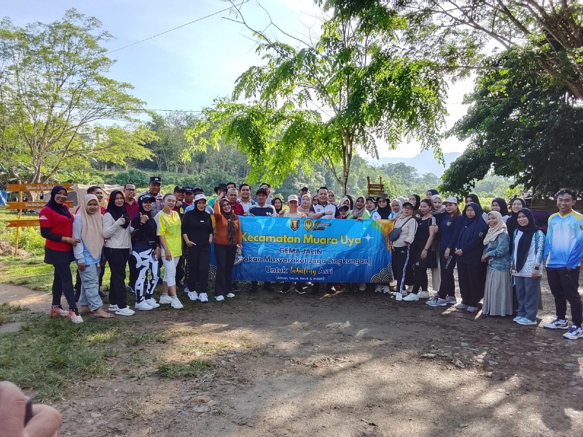 Pemdes desa Mangkupum menghadiri kegiatan Gerakan Masyarakat Jaga Lingkungan (Gema Jalin) di desa Lumbang Kecamatan Muara Uya