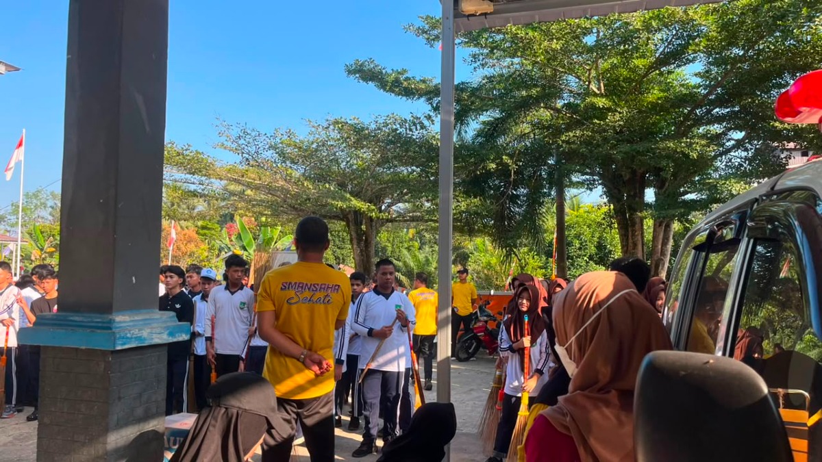 BAKTI SOSIAL SMAN 1 HARUAI