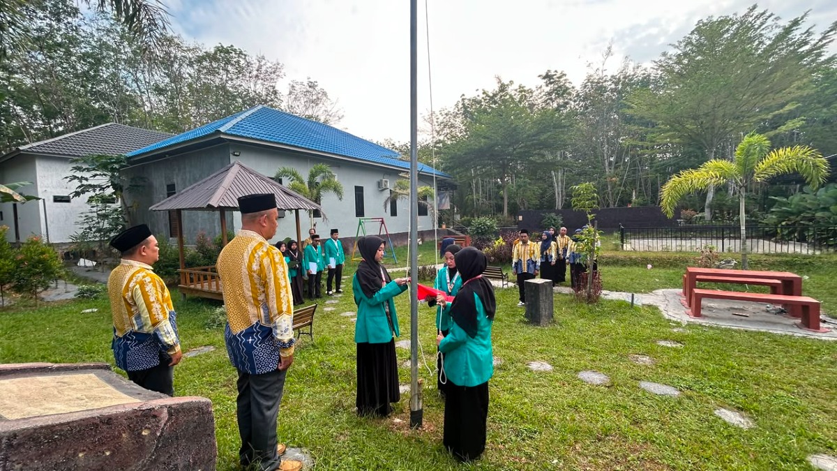Semarakkan Hari Anak Nasional 2026, Pemdes Murung Karangan Gelar Upacara di RTH SMART