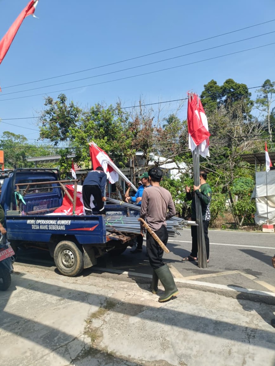 Pemasangan Bendera Merah Putih