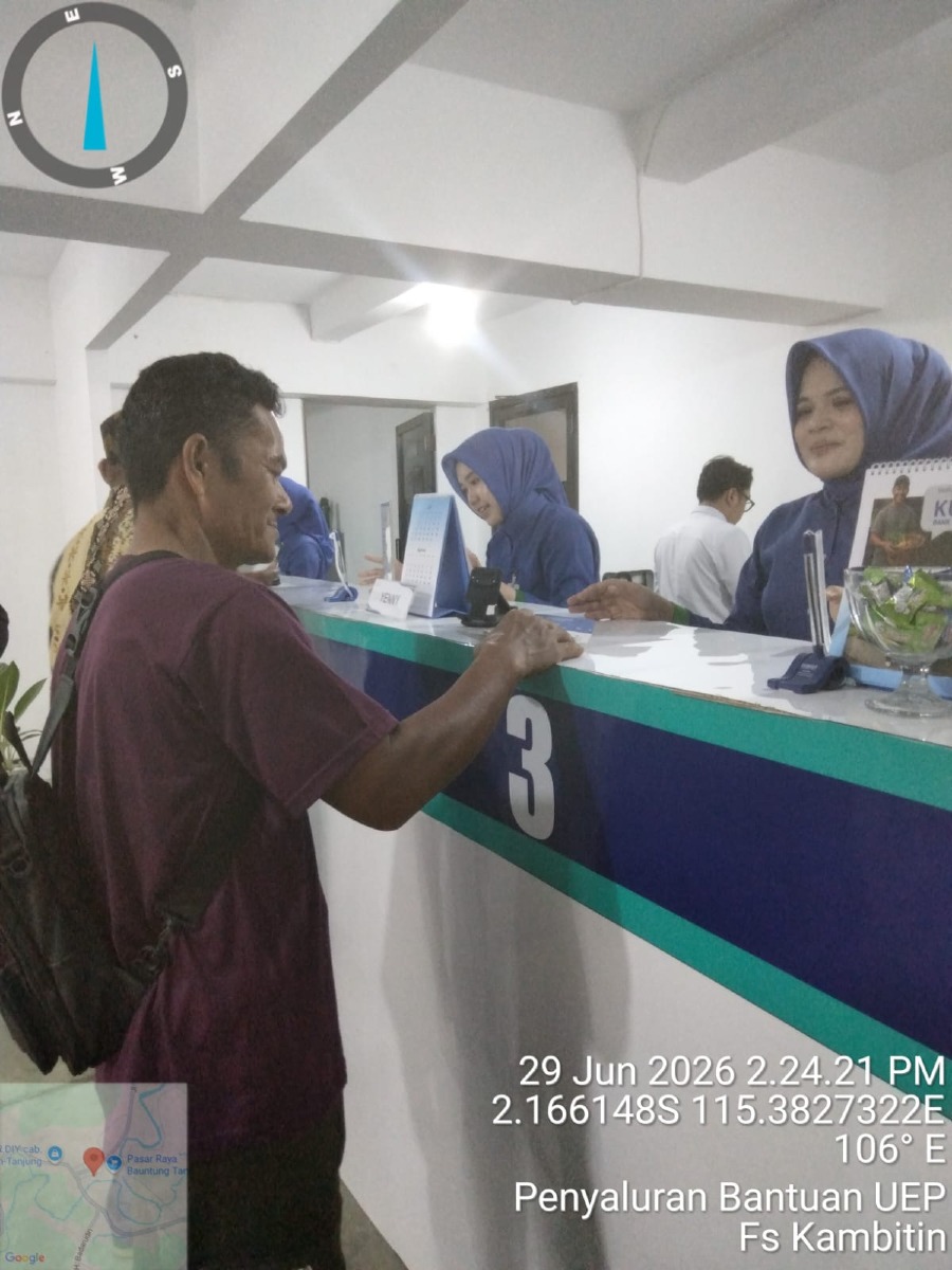 Dampingi Warga, Fasilitator Desa Kambitin Kawal Penyaluran Bantuan UEP di Bank Kalsel