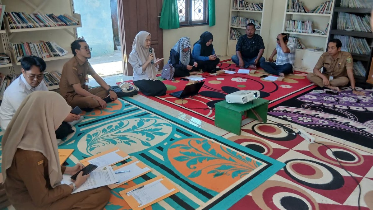 Perkuat Validasi Data, Utusan RT Desa Kambitin Ikuti Bimtek Pendataan Pajak Kendaraan oleh BAPENDA Tabalong