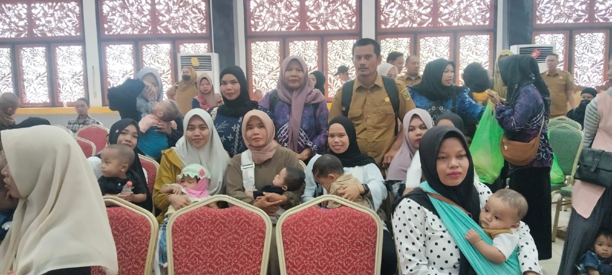Perkuat Intervensi Stunting, Tim Desa Kambitin Dampingi Evaluasi Gerakan Orang Tua Asuh di Pendopo Bersinar