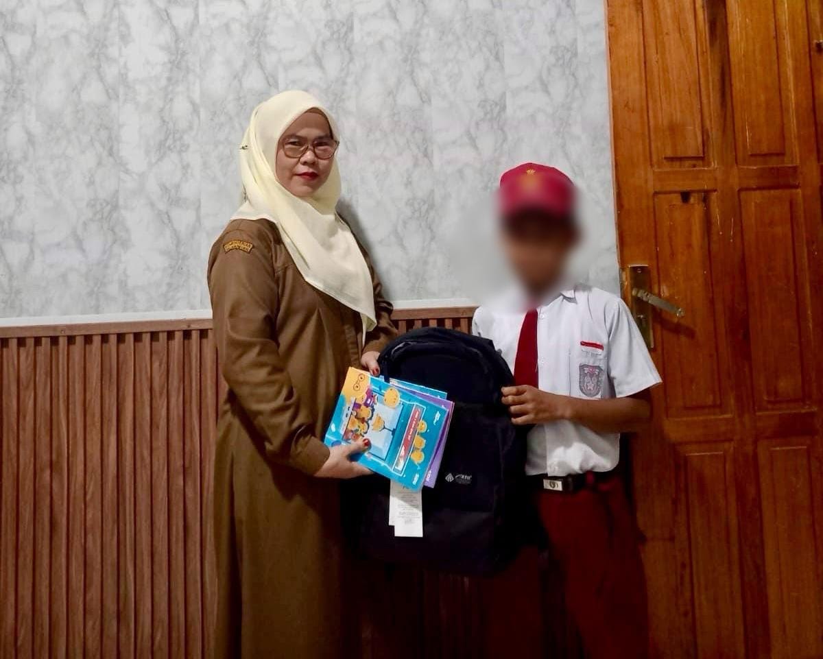 Pemdes Mangkupum bagikan Dukungan Pendidikan Bagi Siswa/Siswi Kurang Mampu