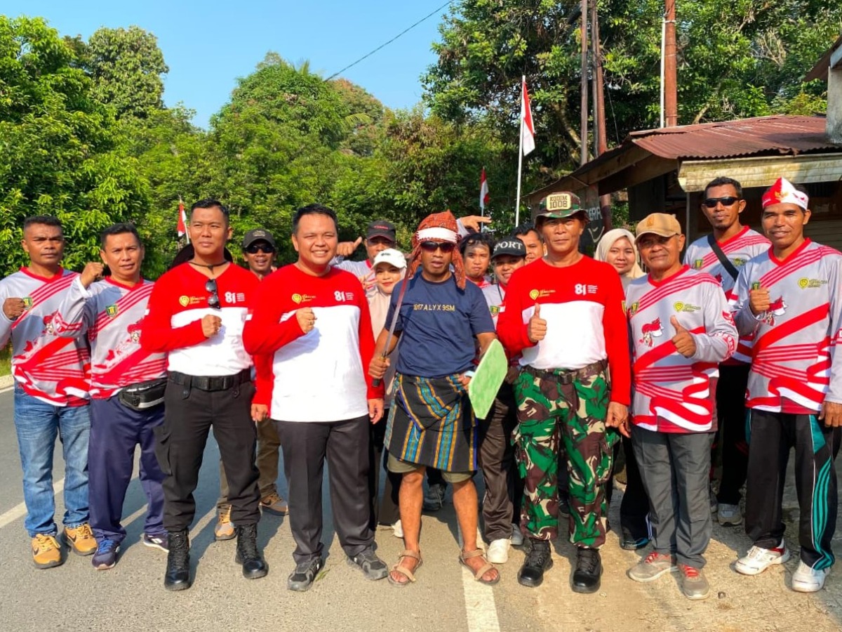 Pemerintah Desa Surian Raih Penghargaan Kostum Terfavorit dalam Semarak Napak Tilas HUT RI Di Kecamatan Haruai