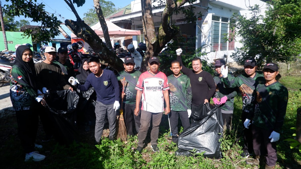 Tingkatkan Kepedulian Lingkungan, Aparat Desa dan BPD Juai Ikuti Aksi "Gema Jalin" di Desa Mahe Seberang