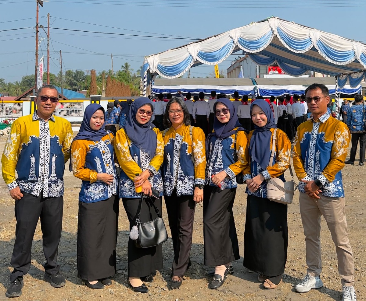 Upacara HUT ke-81 Kemerdekaan Republik Indonesia di Terminal Pasar Muara Uya