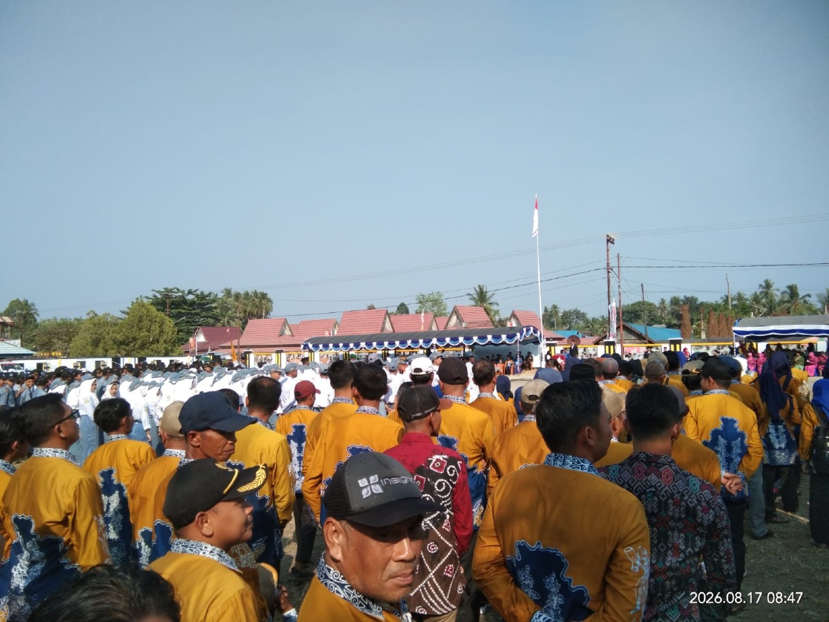 PEMERINTAH DESA LUMBANG MENGIKUTI KEGIATAN UPACARA HUT RI KE 81