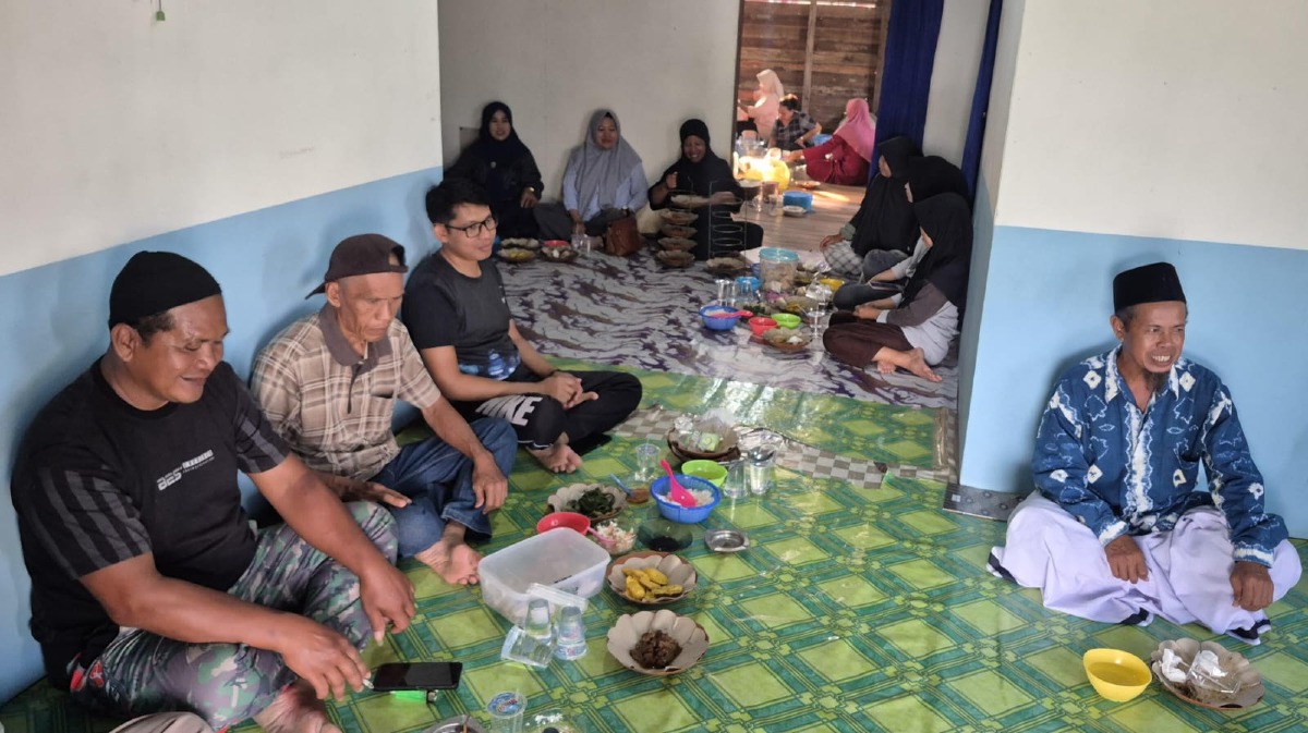 Hadiri Undangan Poktan Bumi Makmur, Pemdes Kambitin Serap Aspirasi Mengenai Jalan Usaha Tani