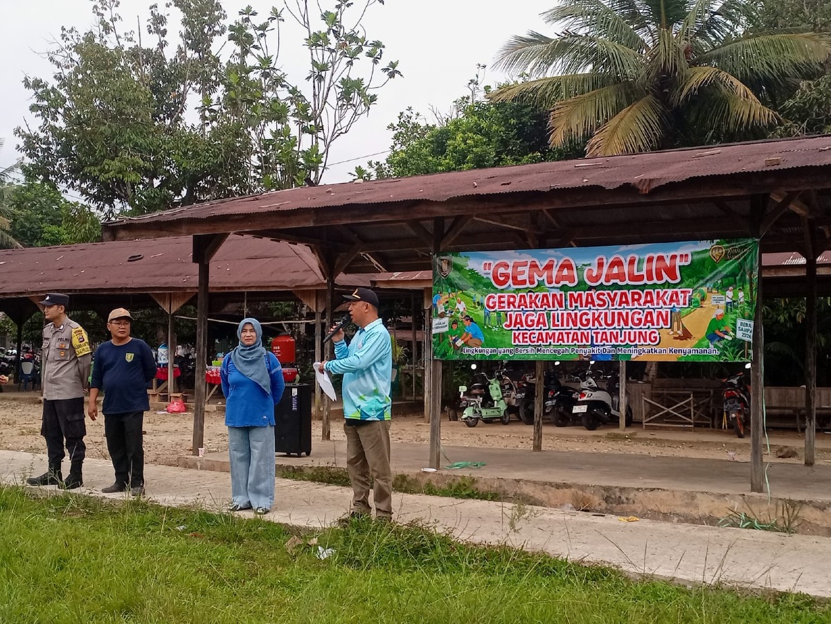 Perkuat Solidaritas, Aparat Desa dan BPD Juai Berpartisipasi Aktif dalam Kegiatan Gemajalin di Desa Garunggung