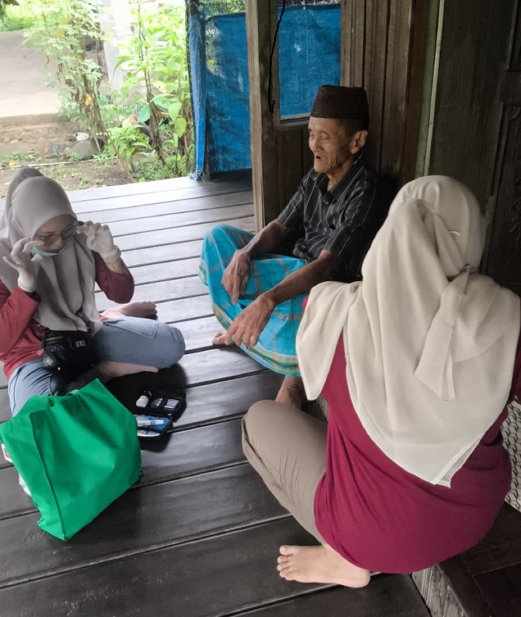 Dukung Program Tabalong Pasti Sehat, Puskesmas Hikun Gelar Layanan Home Care Lansia di Desa Juai