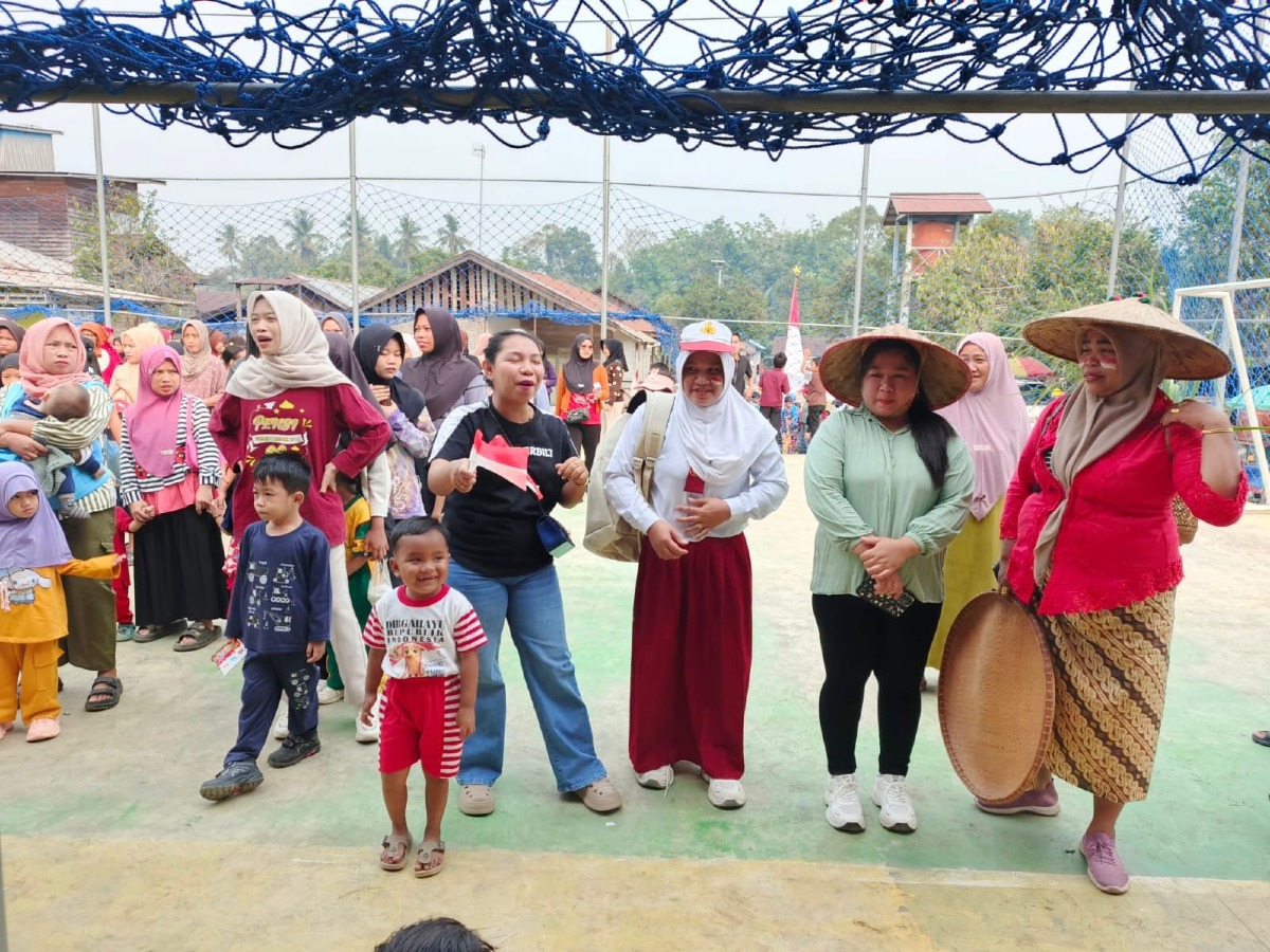 Jalan Sehat Sekaligus Pengundian Doorprize dalam Semarak Kemerdekaan HUT RI Ke-81