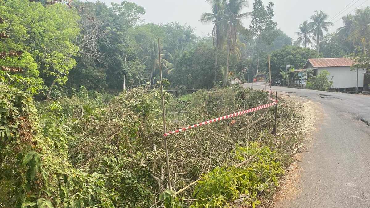 Dinas PU Lakukan Penanganan Siring Jalan Rusak di Desa Luk Bayur, Sosialisasi Digelar Bersama Warga