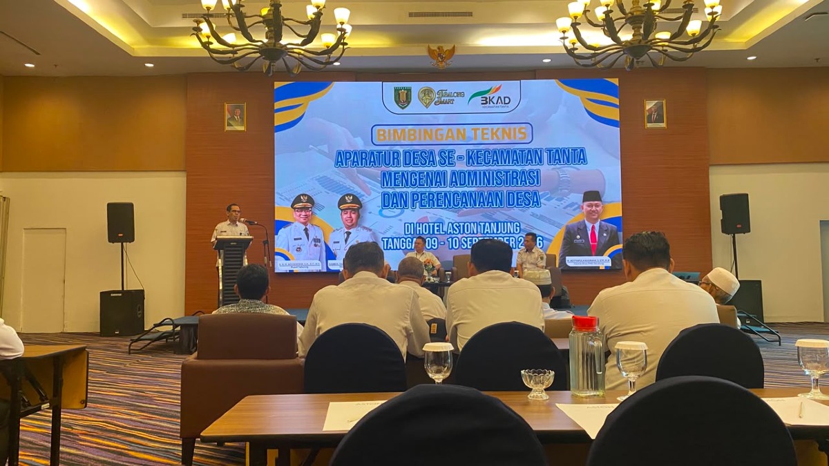 Tingkatkan Tata Kelola Pemerintahan, Kepala Desa dan Aparat Desa Luk Bayur Ikuti Bimtek Administrasi di Hotel Aston Tanjung