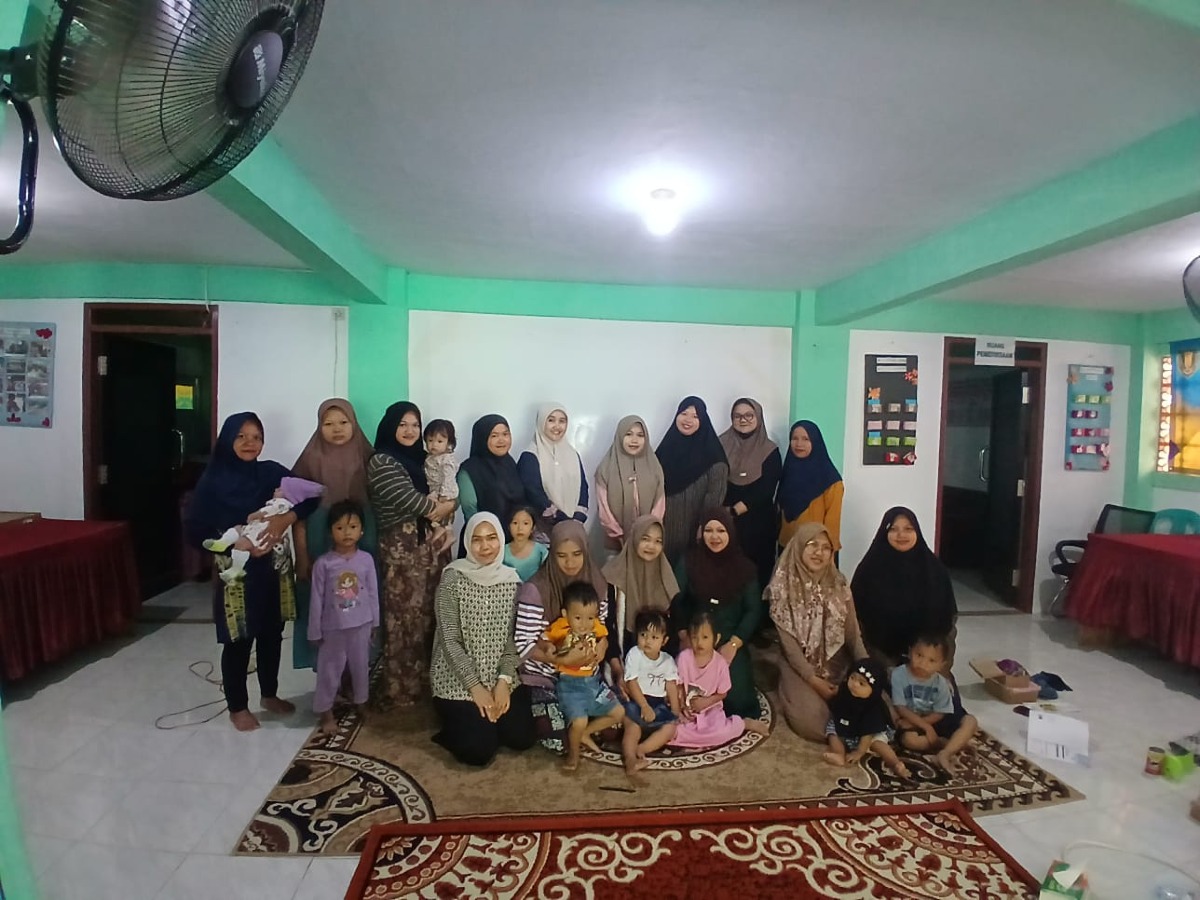Kelas Ibu Balita di Desa Mahe Seberang