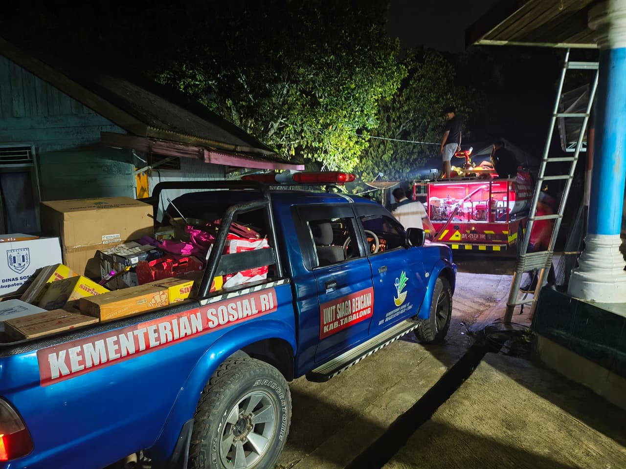Dinsos P3AP2KB Tabalong Melalui TAGANA Salurkan Bantuan Logistik bagi Korban Kebakaran Maburai