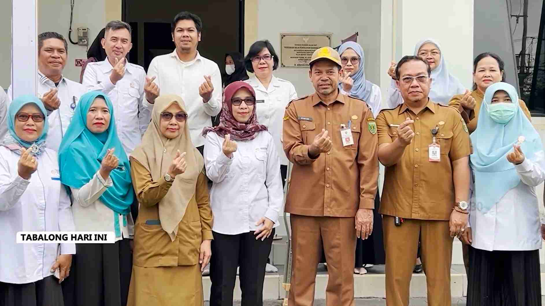 Dinsos P3AP2KB Tabalong Bersama BKKBN Kalsel Salurkan Bantuan GENTING bagi Keluarga Berisiko Stunting di Desa Maburai