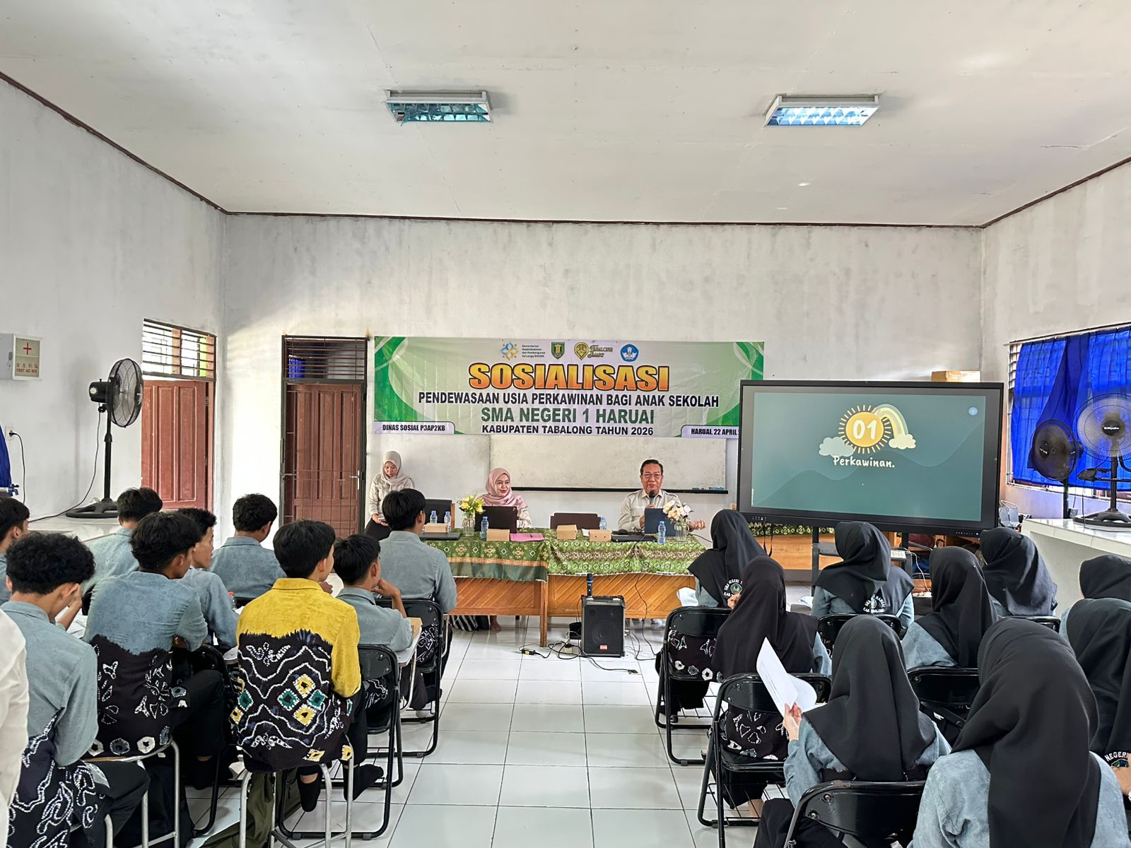 Cegah Pernikahan Dini, Dinsos P3AP2KB Kabupaten Tabalong Sosialisasikan Pendewasaan Usia Perkawinan di SMAN 1 Haruai