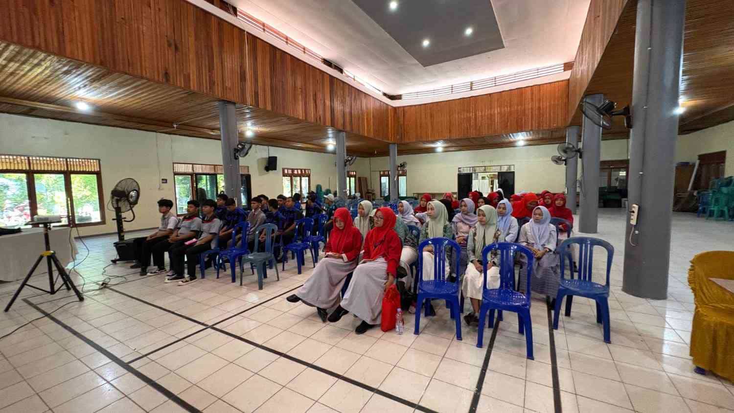Pastikan Tepat Sasaran, Dinsos P3AP2KB Tabalong Sosialisasikan Beasiswa 1000 Sarjana Jalur SILANGKARR di SMKN 1 Tanjung