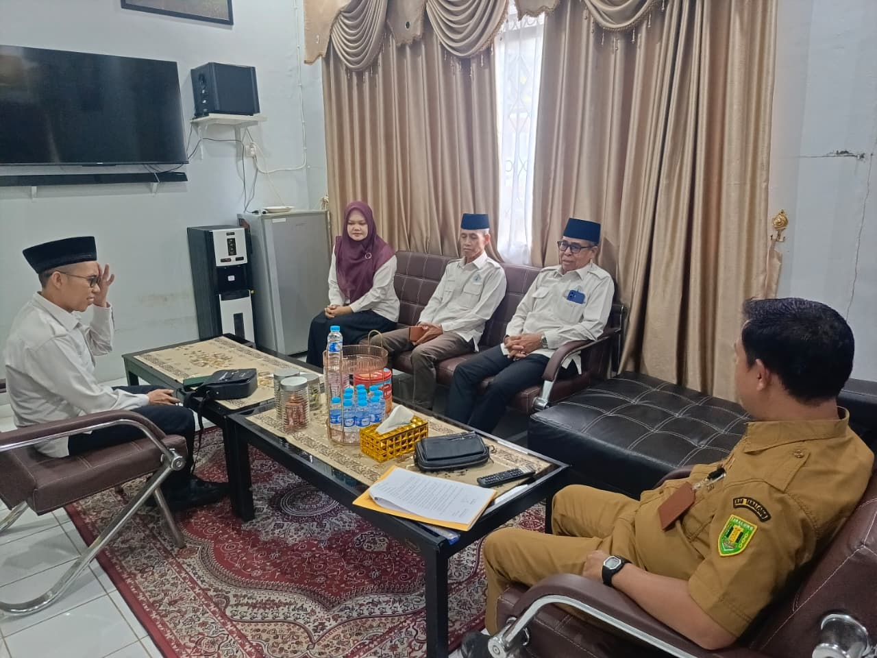 Kunjungan Yayasan STIT Syekh Muhammmad Nafis Tabalong terkait KKN diwilayah Kecamatan Muara Harus