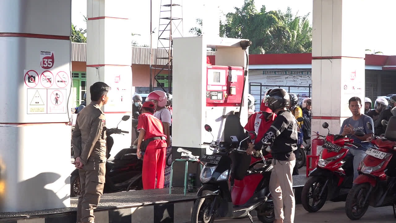 Cegah Pelangsir dan Penimbun BBM, SPBU di Tabalong Kini Dijaga Satpol PP
