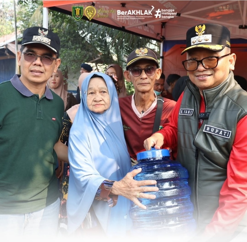 Hadapi Kemarau Panjang Pemkab Tabalong Salurkan 4.000 Liter Air Siap Minum