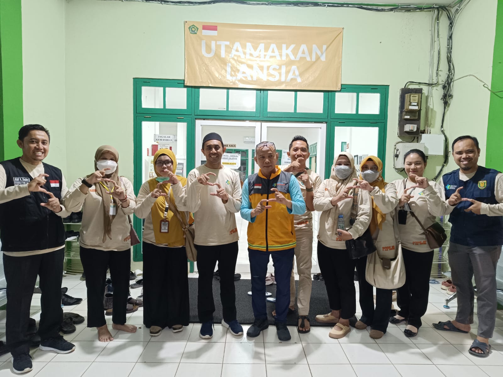 Pendampingan Tim Dinas Kesehatan Penjemputan Jamaah Haji Kloter BDJ 02