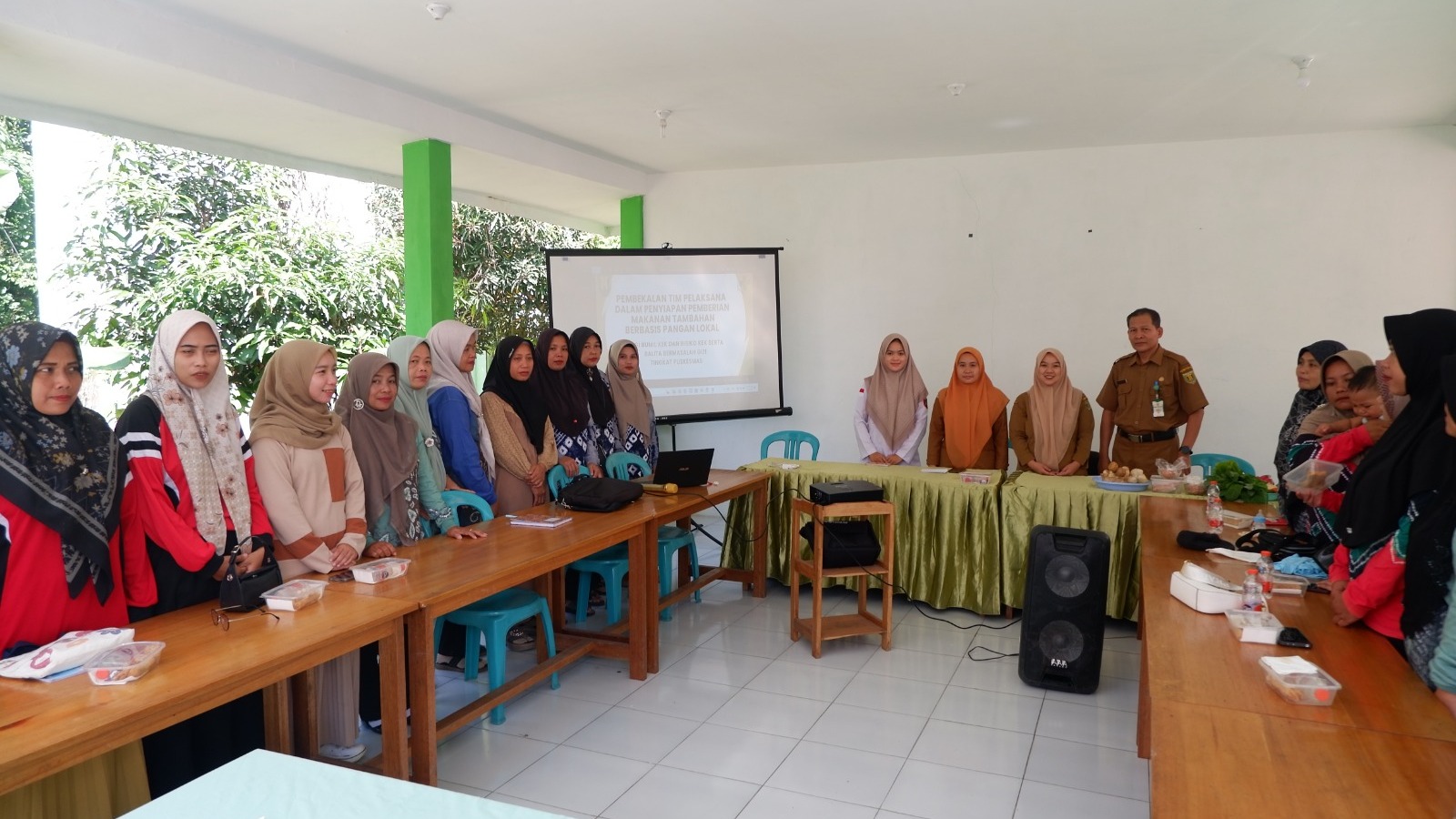 Pembekalan Tim Pelaksana Dalam Penyiapan Pemberian Makanan Tambahan Berbasis Pangan Lokal