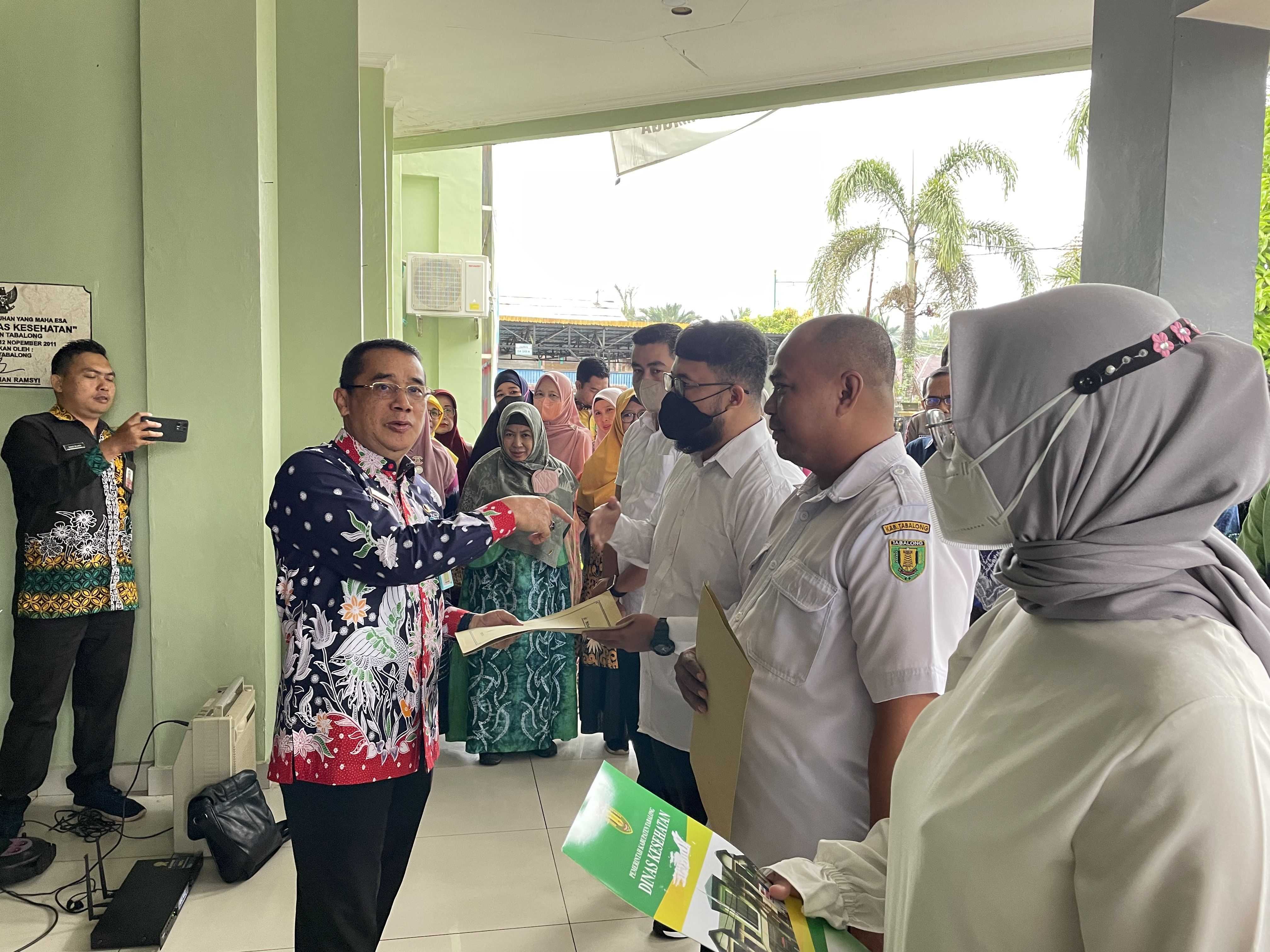 Pembagian SK PTT Daerah Tenaga Kesehatan Di Dinas Kesehatan Tabalong 2023