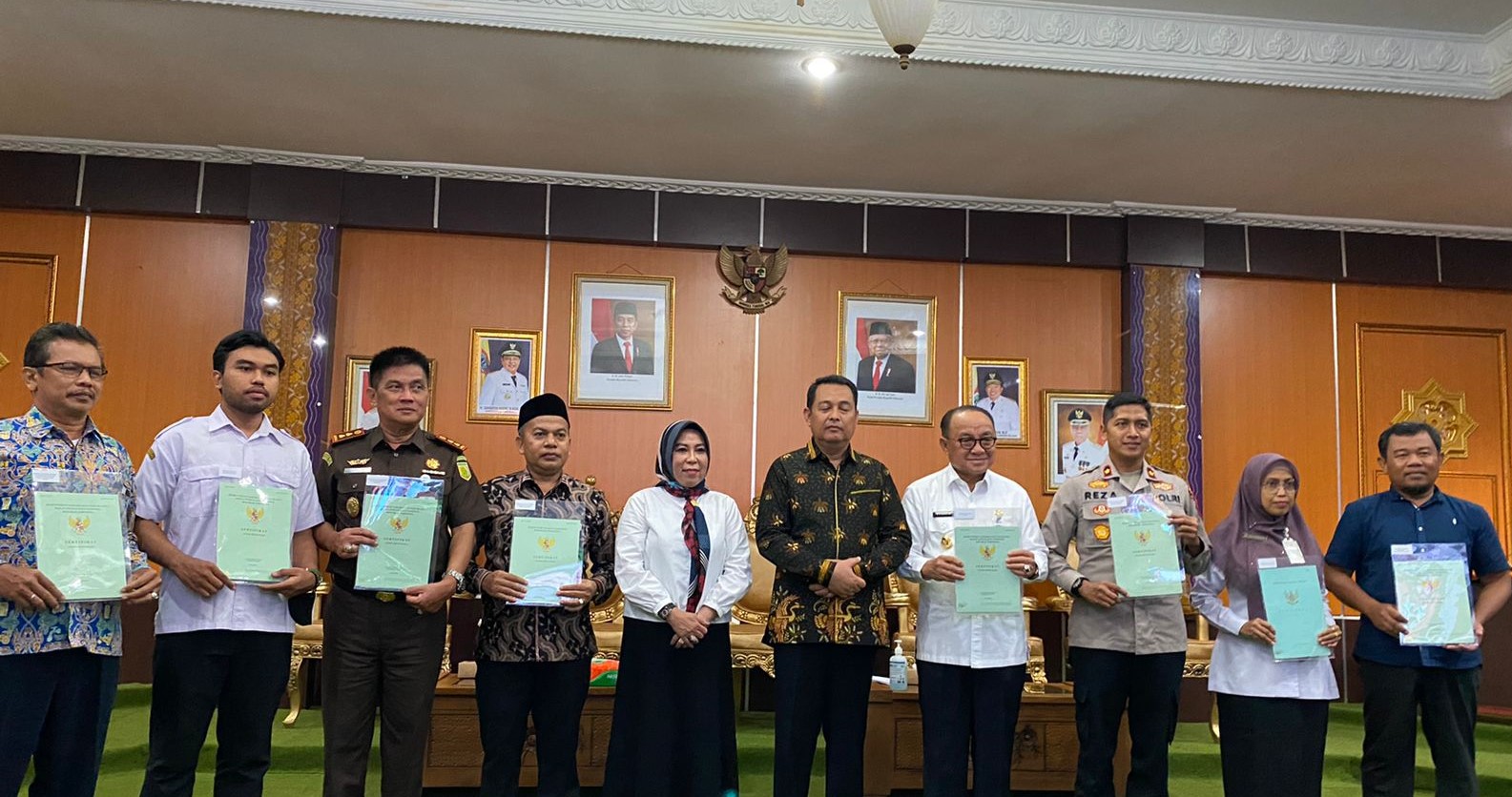 Kakanwil BPN Kalsel serahkan 228 sertifikat kepada Pemkab Tabalong