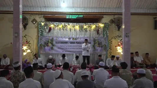 Safari ke Desa Kambitin Raya, Bupati Ajak Warga Sukseskan Program Tabalong Smart