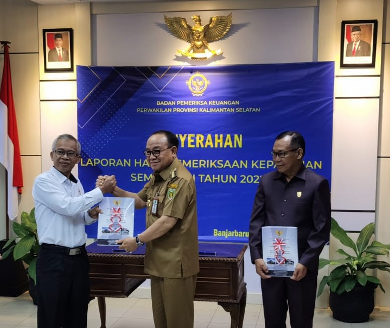 Penyerahan Laporan Hasil Pemeriksaan Kepatuhan Semester II Tahun 2022