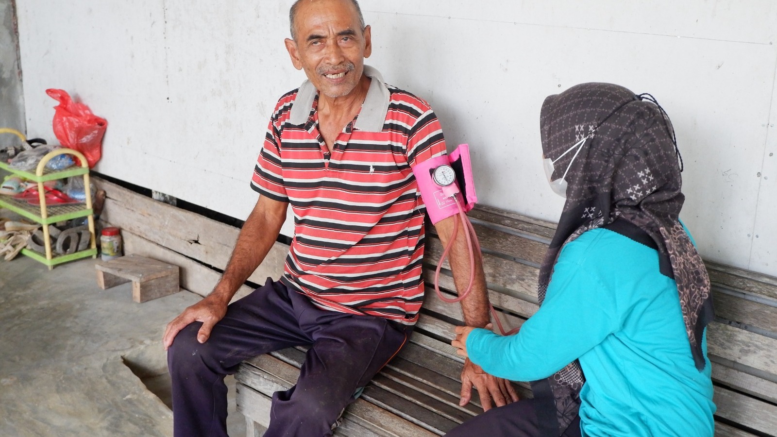 Kegiatan Home Care Puskesmas Wirang Di Desa Bongkang