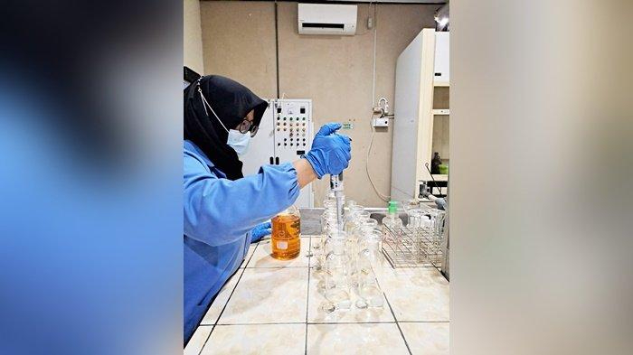 Laboratorium DLH Kabupaten Tabalong Terapkan Si Uji Tepat untuk Tingkatkan Layanan Pengguna Jasa