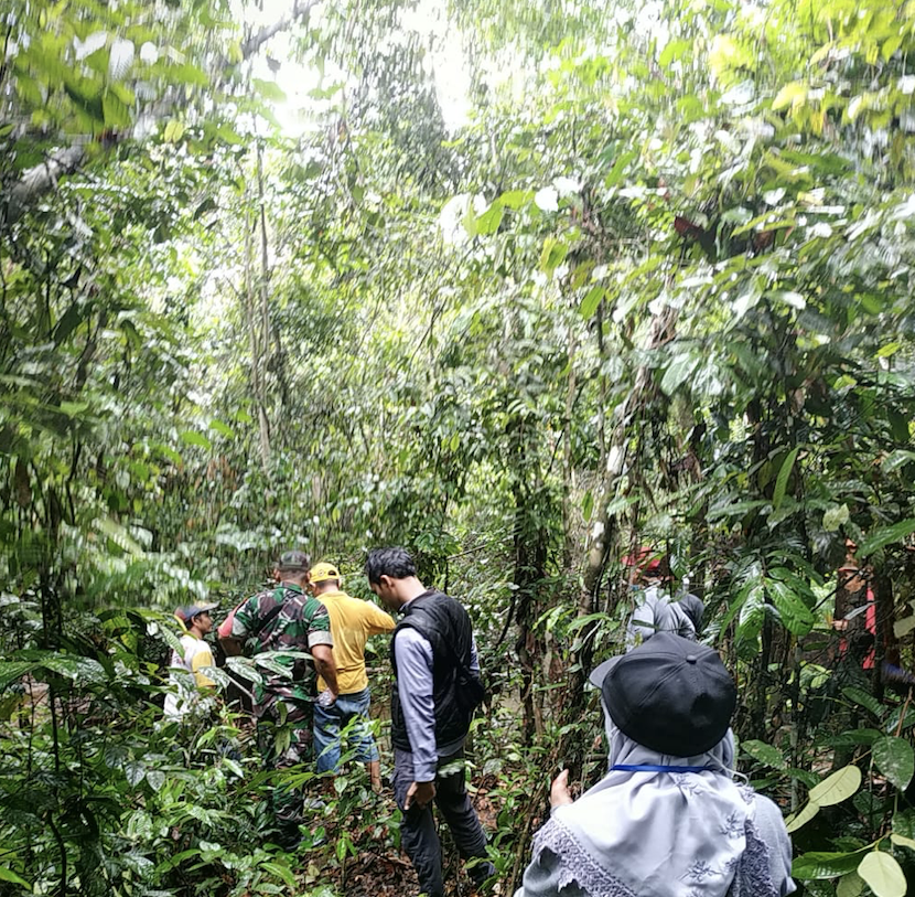 Bersama TNI dan Aparat Desa Bilas Kec. Upau Dinas PMD melakukan survey TMMD