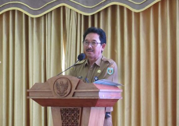 Kepala Dinas PMD memaparkan laporan PEMUTAKHIRAN INDEKS DESA MEMBANGUN (IDM) TAHUN 2022