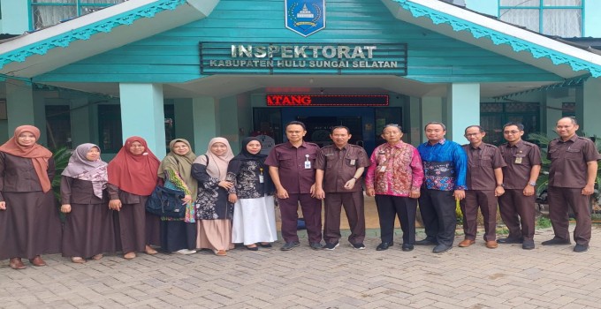 Telaah Sejawat dengan Kabupaten HSS
