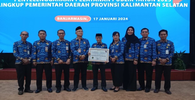 Pemkab Tabalong menerima penghargaan dari Ombudsman RI