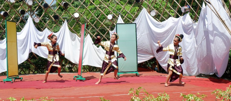 SOSIAL & BUDAYA Kenalkan Seni Budaya Kepada Anak – Anak Lewat Hari Tari Sedunia (Kec. Tanta)