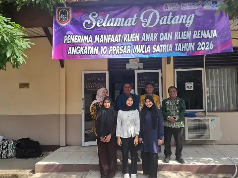 Melakukan Pendampingan Pengantaran Peserta Kecamatan Kelua Ke PPRSAR Banjarbaru Bersama Dinsos Kabupaten Tabalong