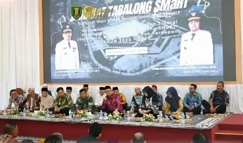 Bupati Tabalong Hadiri Barakat Tabalong SMaRT, Serap Aspirasi Masyarakat, dan Serahkan Bantuan Sosial