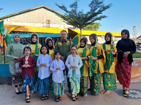 Pentas Triwulan Sanggar Tihang Seni Kelua