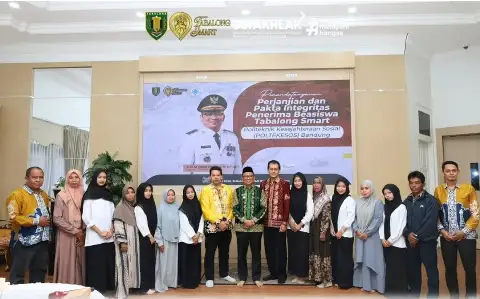 Bupati Tabalong Melepas Penerima Beasiswa Tabalong SMaRT Poltekkesos Bandung