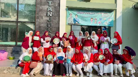 Jalan Sehat Seluruh Pegawai Puskesmas Tanjung dalam Memperingati Hari Kemerdekaan Indonesia Ke-81 th