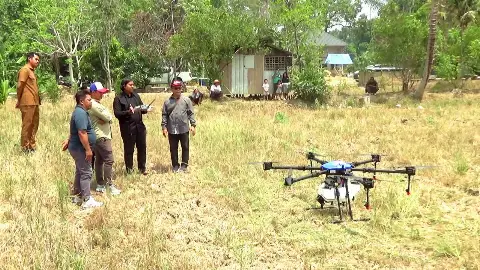 Pertanian Tabalong Naik Level! Drone Sprayer Mulai Turun ke Lahan