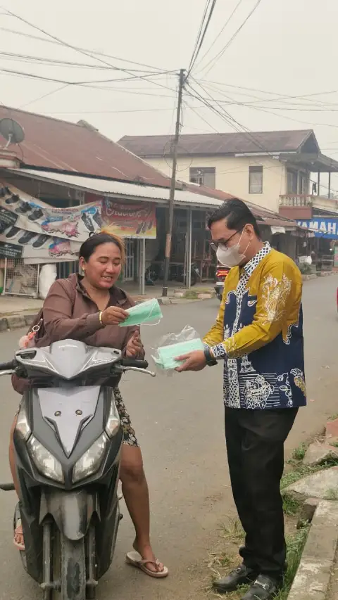 Lindungi Pernapasan, Puskesmas Murung Pudak Bagikan Masker kepada Masyarakat